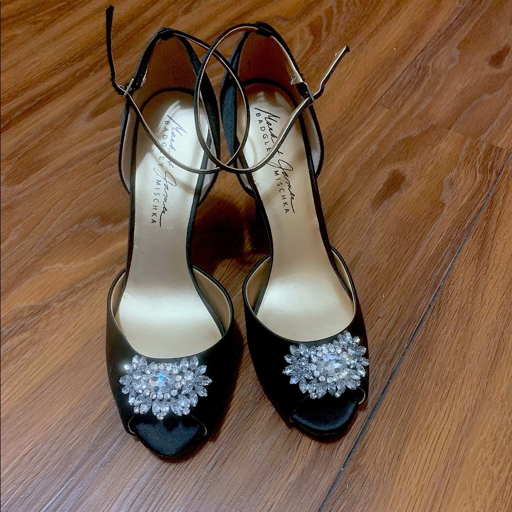 NEW Badgley Mischka Satin Stiletto Embellished 10
